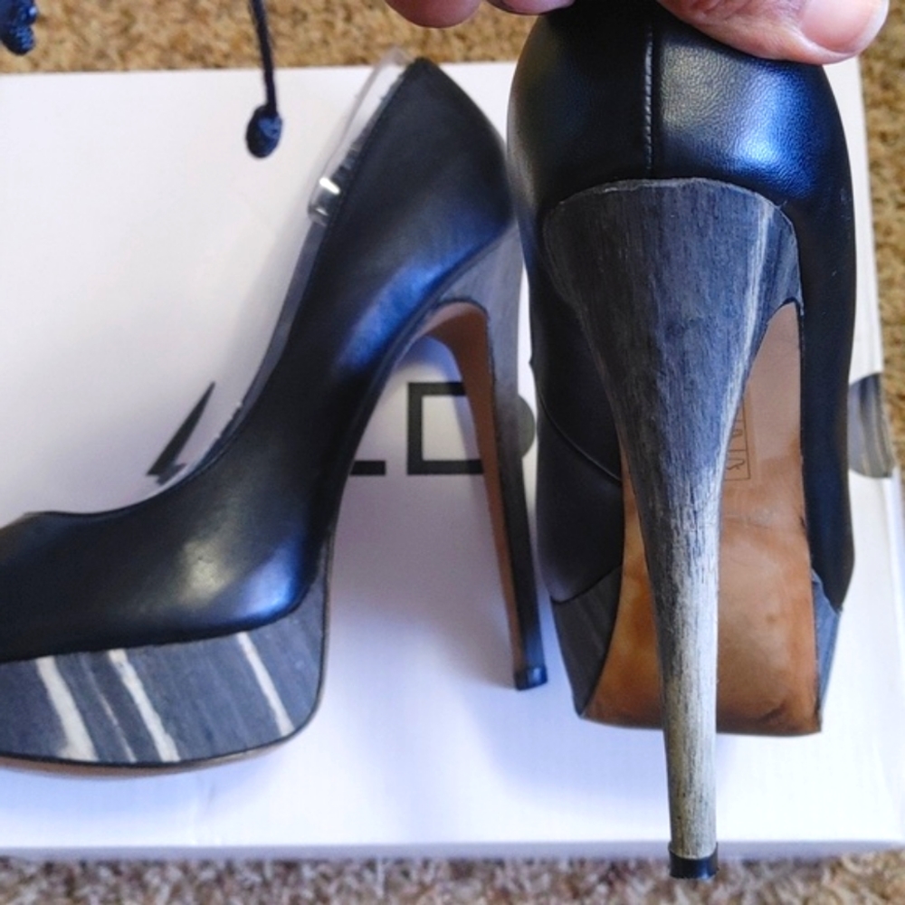Aldo size 7 platform heels